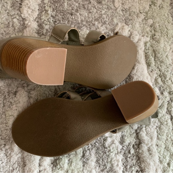 MADDENGIRL Isobel Block Heel Sandals (3/$36) - Picture 5 of 5